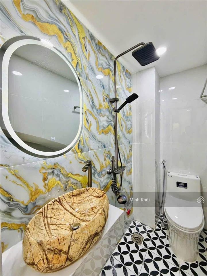 Mặt tiền khủng 5m, đường nguyễn đình chiểuq.3. 75m2, gần vincom 3/2, đang cho thuê 20tr