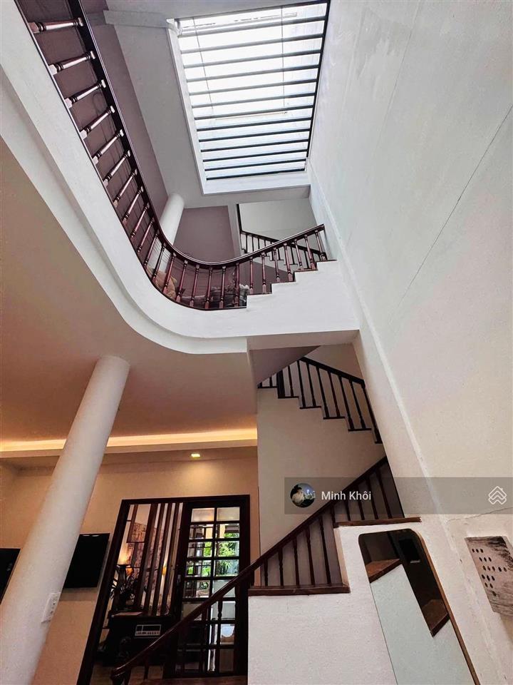 Siêu phẩm cmt8quận 3, diện tích sử dụng 80m2, gần công viên lê thị riêng, cho thuê villa