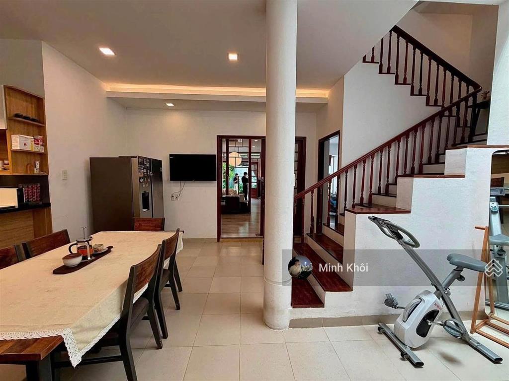 Siêu phẩm cmt8quận 3, diện tích sử dụng 80m2, gần công viên lê thị riêng, cho thuê villa