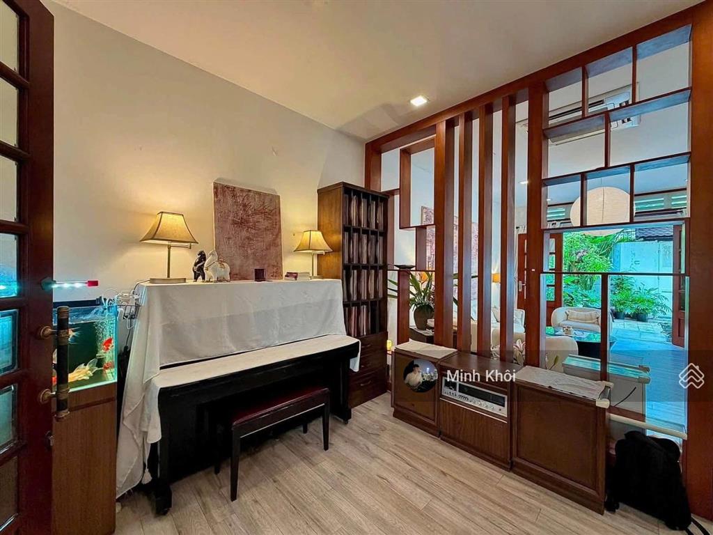 Siêu phẩm cmt8quận 3, diện tích sử dụng 80m2, gần công viên lê thị riêng, cho thuê villa