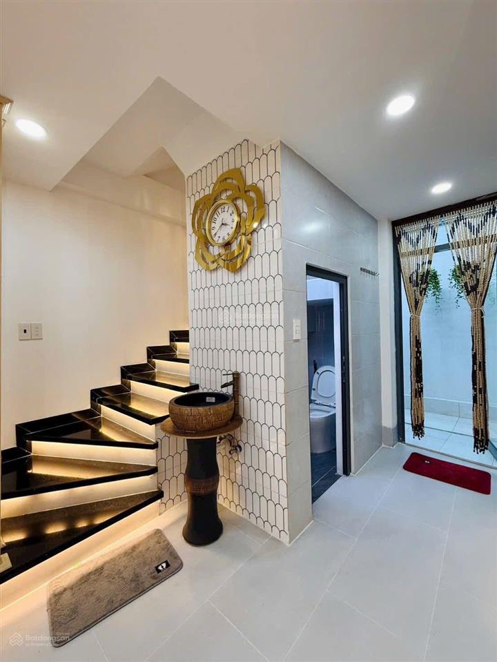 Cực phẩm giá đẹp 3tỷ890/70m2 ngay đường quốc hương  q.2. đang cho thuê 18tr cách đh văn hoá 100m