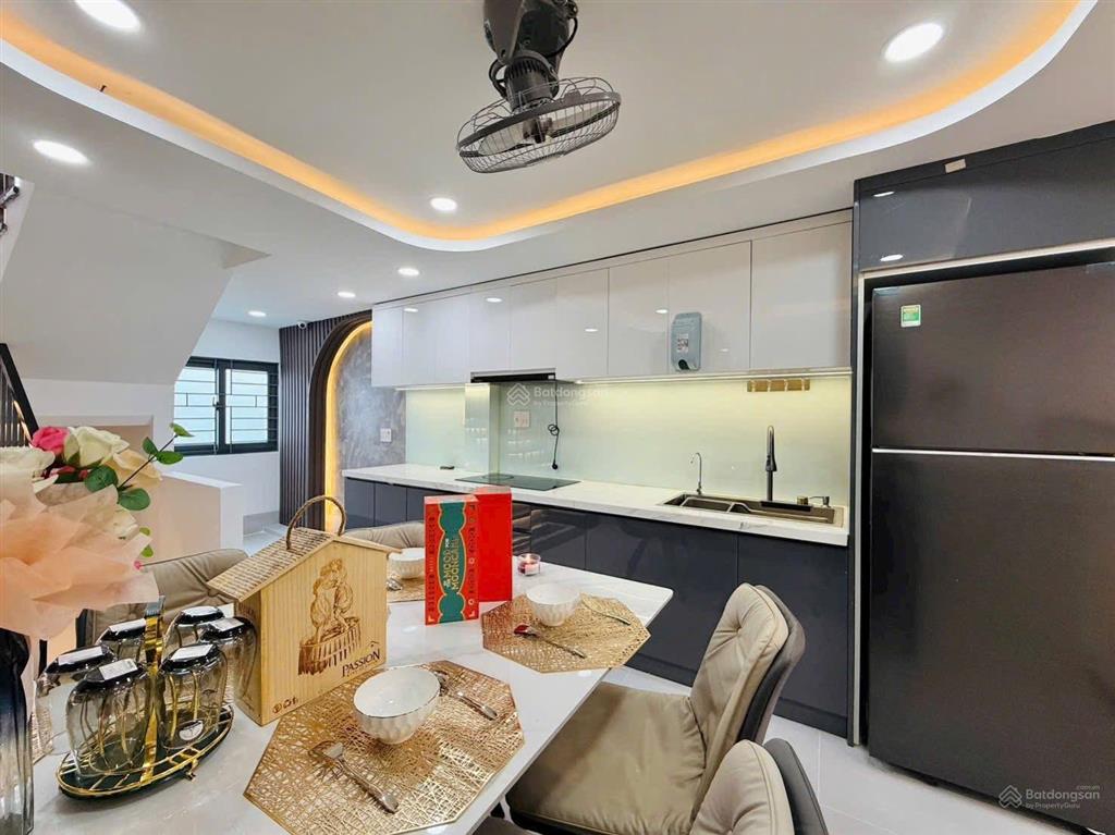 Cực phẩm giá đẹp 3tỷ890/70m2 ngay đường quốc hương  q.2. đang cho thuê 18tr cách đh văn hoá 100m