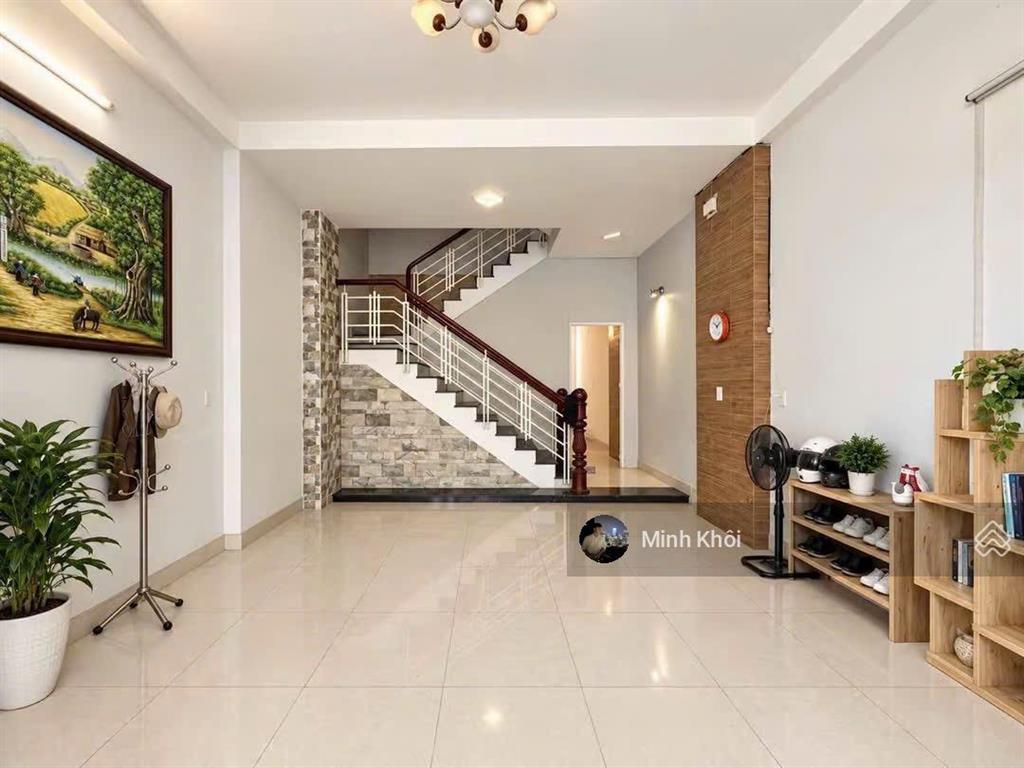 Chỉ 3tỷ550 có ngày nhà lê laitân bình, ra sân bay 5phút. 66m2(4.6mx14m) đang cho thuê 18 triệu/th