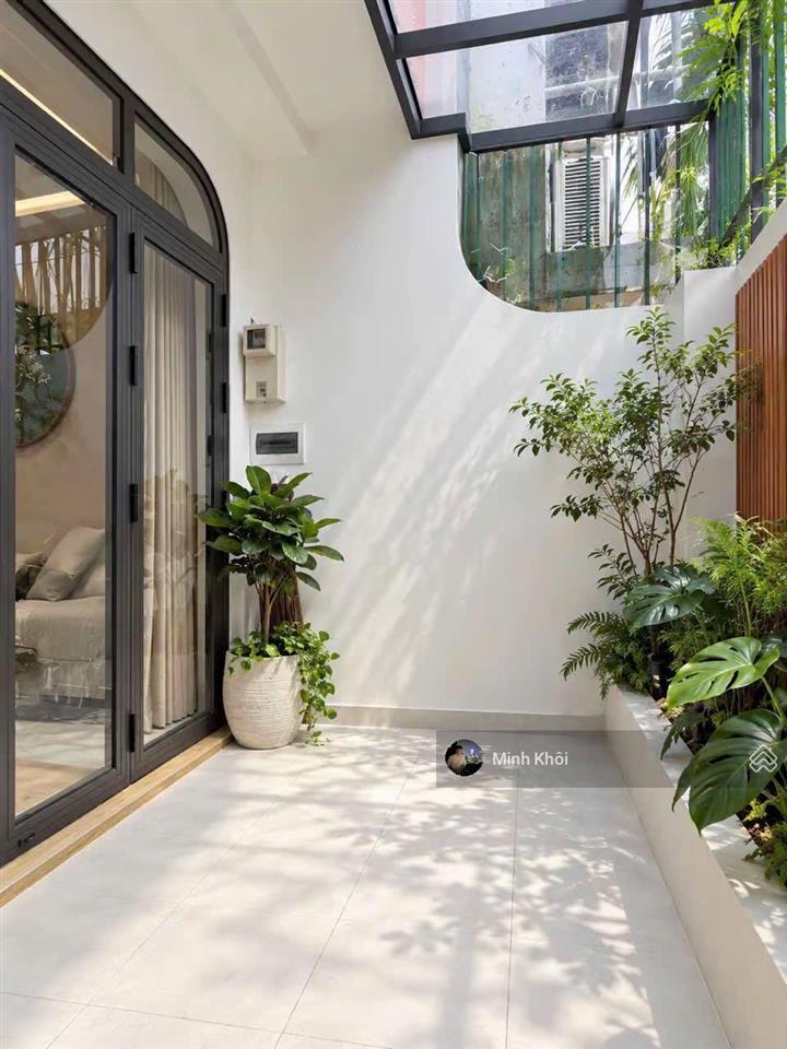 Siêu phẩm trung tâm phú nhuậnthích quảng đức, gần sân bay. giá 2tỷ890/55m2 đang cho thuê 15tr/th