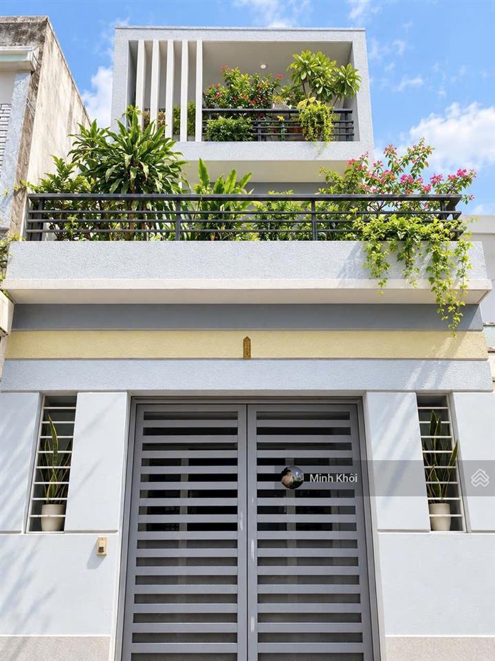 Nhà lạc long quântân bình 3 tầng, giá 4tỷ090/58m2 bao sang tên, đang cho thuê 13 triệu/tháng