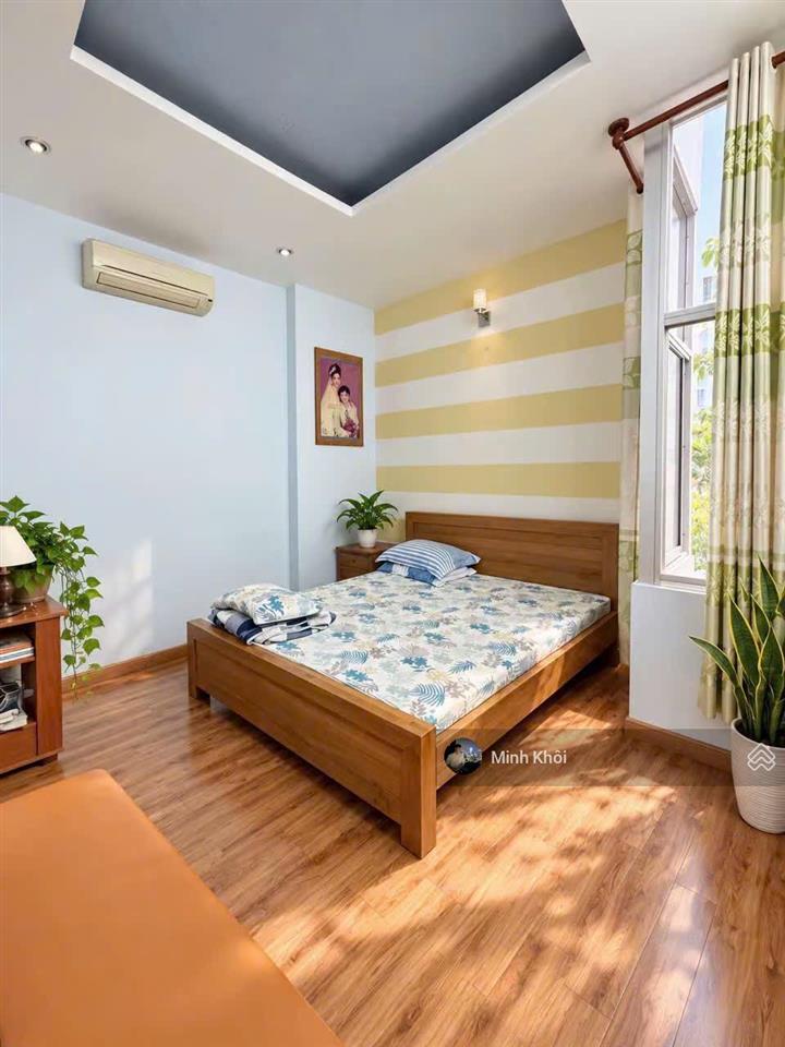 Nhà lạc long quântân bình 3 tầng, giá 4tỷ090/58m2 bao sang tên, đang cho thuê 13 triệu/tháng