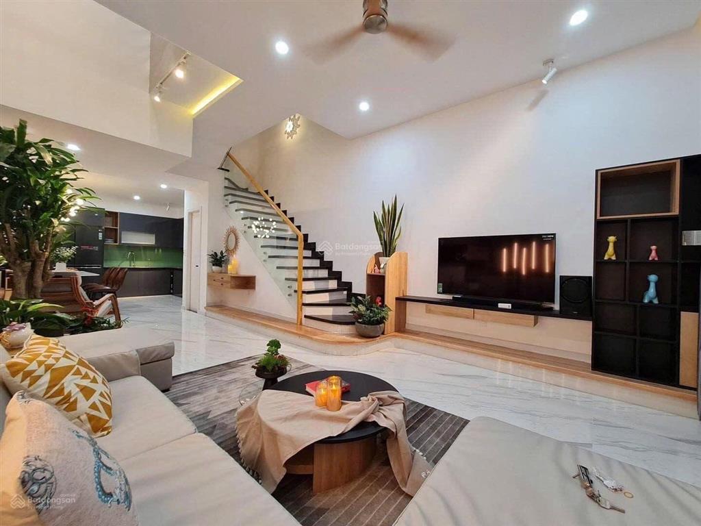 Tôi bán nhà đẹp đường oto trần não  p. bình an  q2. 75m2 gần công viên sài gòn, cho thuê 25tr