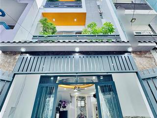 Dì tôi bán nhà đường oto bến vân đồn  q4. giá 4tỷ/69,5m2 gần cầu ông lãnh, đang cho thuê 19tr/th