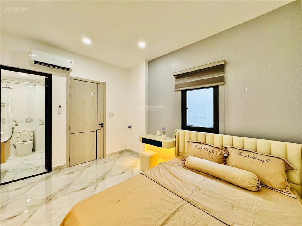 Cô đào bán nhà về quê sinh sống nguyễn tất thành  q4. zá 3tỷ3/68m2 sẵn dòng tiền 15tr, giáp q1