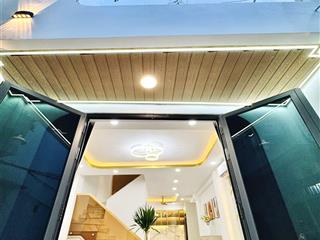 Cô đào bán nhà về quê sinh sống nguyễn tất thành  q4. zá 3tỷ3/68m2 sẵn dòng tiền 15tr, giáp q1