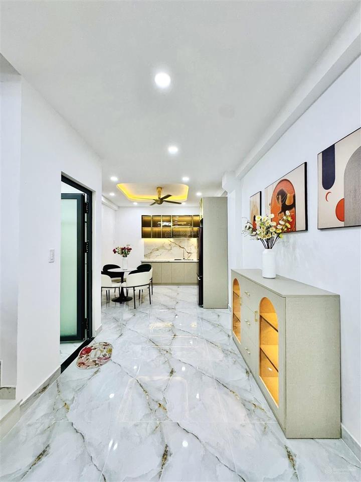 Cô đào bán nhà về quê sinh sống nguyễn tất thành  q4. zá 3tỷ3/68m2 sẵn dòng tiền 15tr, giáp q1