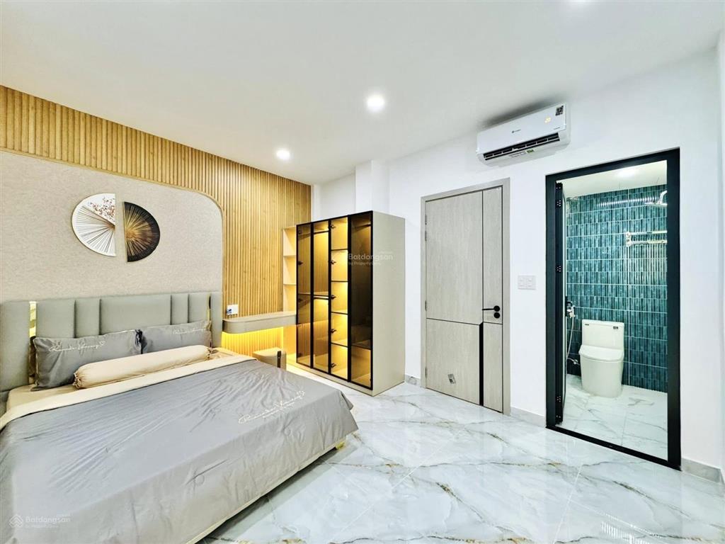 Cô đào bán nhà về quê sinh sống nguyễn tất thành  q4. zá 3tỷ3/68m2 sẵn dòng tiền 15tr, giáp q1