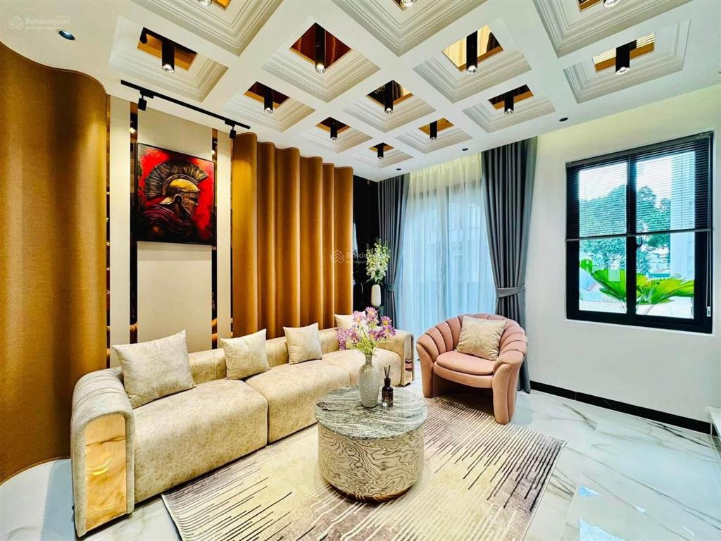 Nhà đẹp xây mới dọn ở ngay đường phạm văn chiêu, gv  giá 6 tỷ 080 / dt 80m2. hẻm 1 sẹc rộng 8m