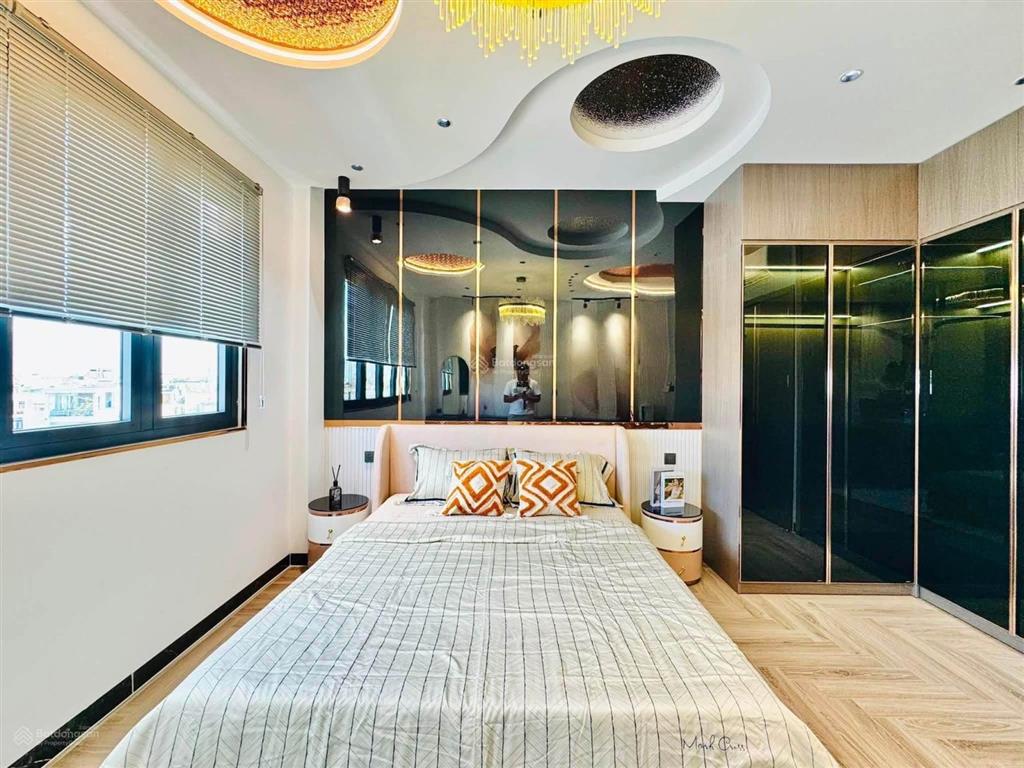 Nhà đẹp xây mới dọn ở ngay đường phạm văn chiêu, gv  giá 6 tỷ 080 / dt 80m2. hẻm 1 sẹc rộng 8m