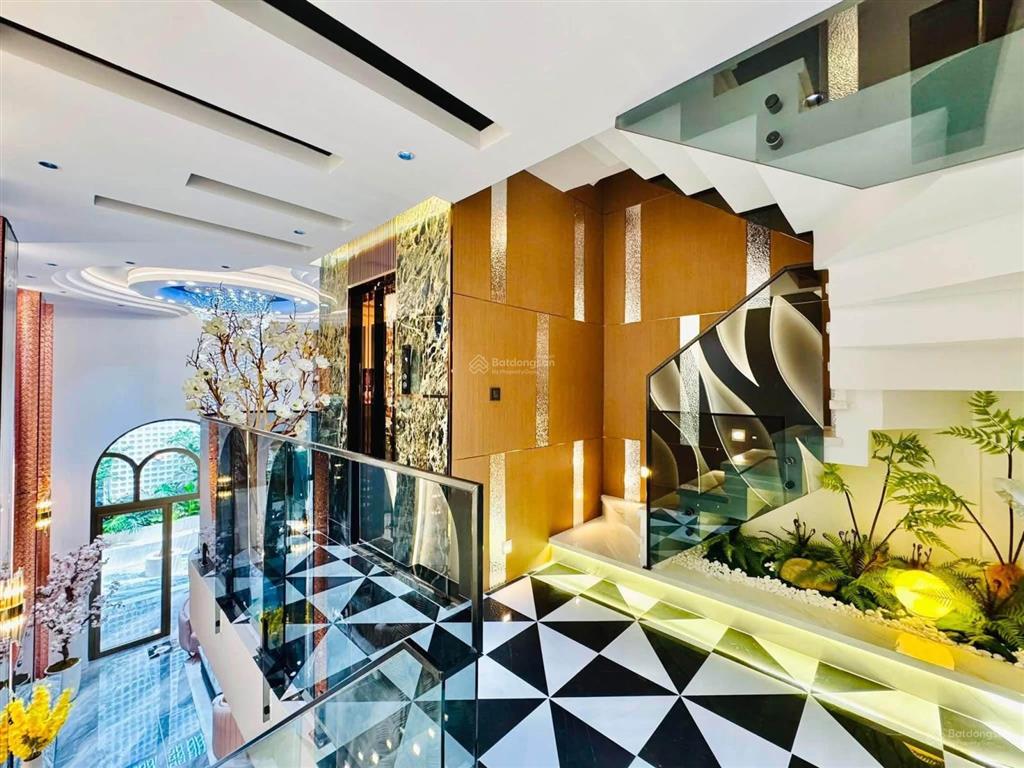 Nhà đẹp xây mới dọn ở ngay đường phạm văn chiêu, gv  giá 6 tỷ 080 / dt 80m2. hẻm 1 sẹc rộng 8m