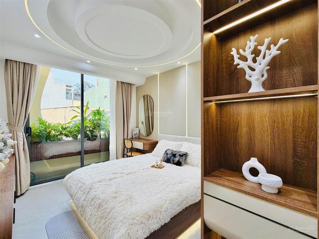 Cách bv chợ rẫy, bệnh viện y dược 2 phút. đường tân hưng  giá 6 tỷ 390 / dt 52m2. đường xe hơi 7m