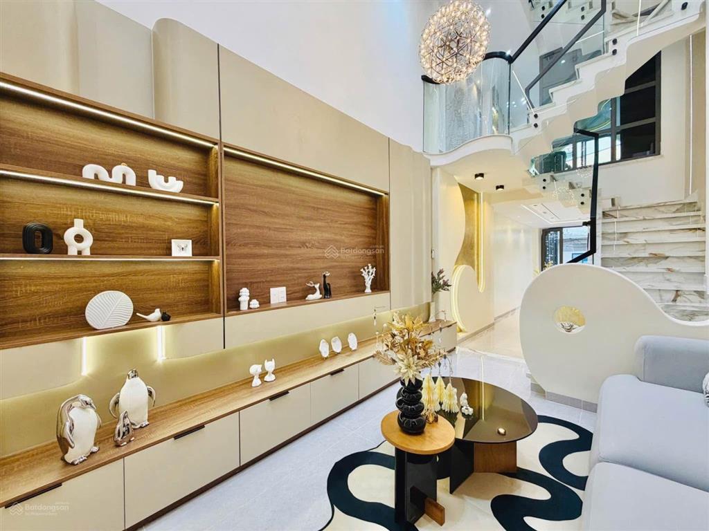 Cách bv chợ rẫy, bệnh viện y dược 2 phút. đường tân hưng  giá 6 tỷ 390 / dt 52m2. đường xe hơi 7m