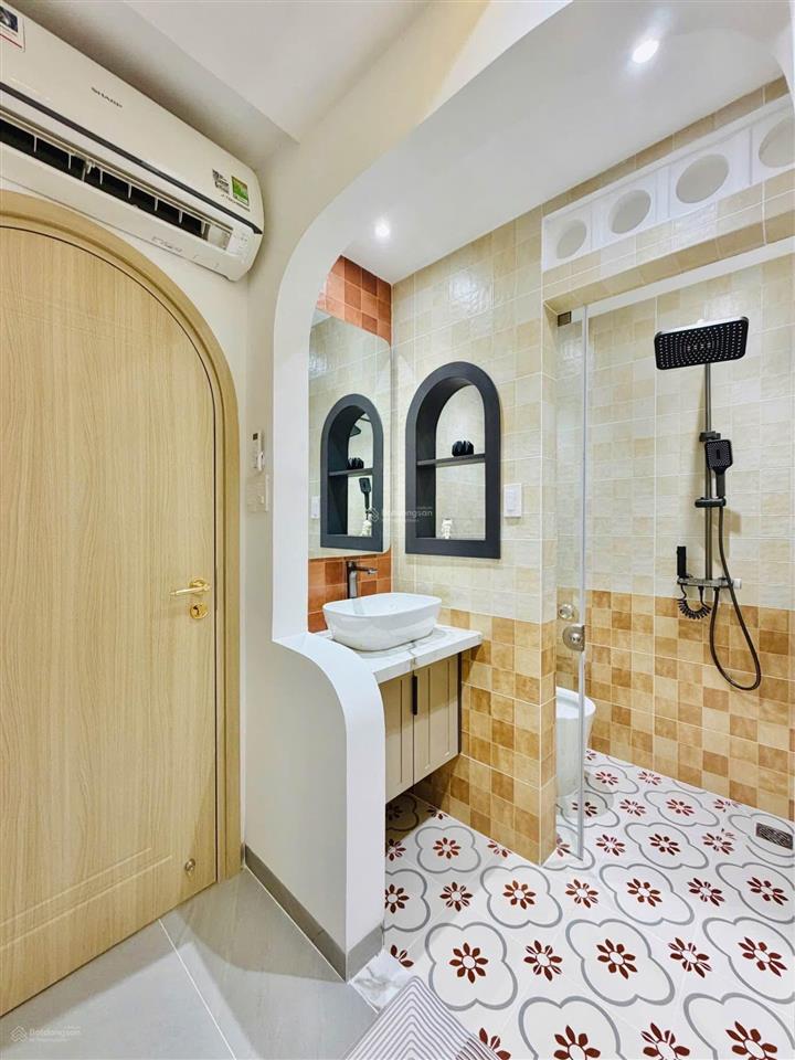 Cách bv chợ rẫy, bệnh viện y dược 2 phút. đường tân hưng  giá 6 tỷ 390 / dt 52m2. đường xe hơi 7m