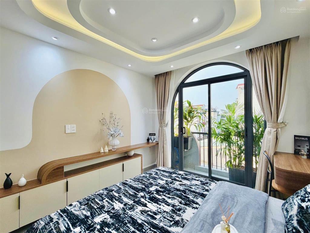 Cách bv chợ rẫy, bệnh viện y dược 2 phút. đường tân hưng  giá 6 tỷ 390 / dt 52m2. đường xe hơi 7m