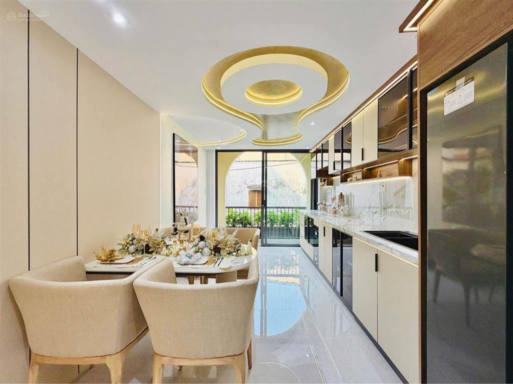 Cách bv chợ rẫy, bệnh viện y dược 2 phút. đường tân hưng  giá 6 tỷ 390 / dt 52m2. đường xe hơi 7m