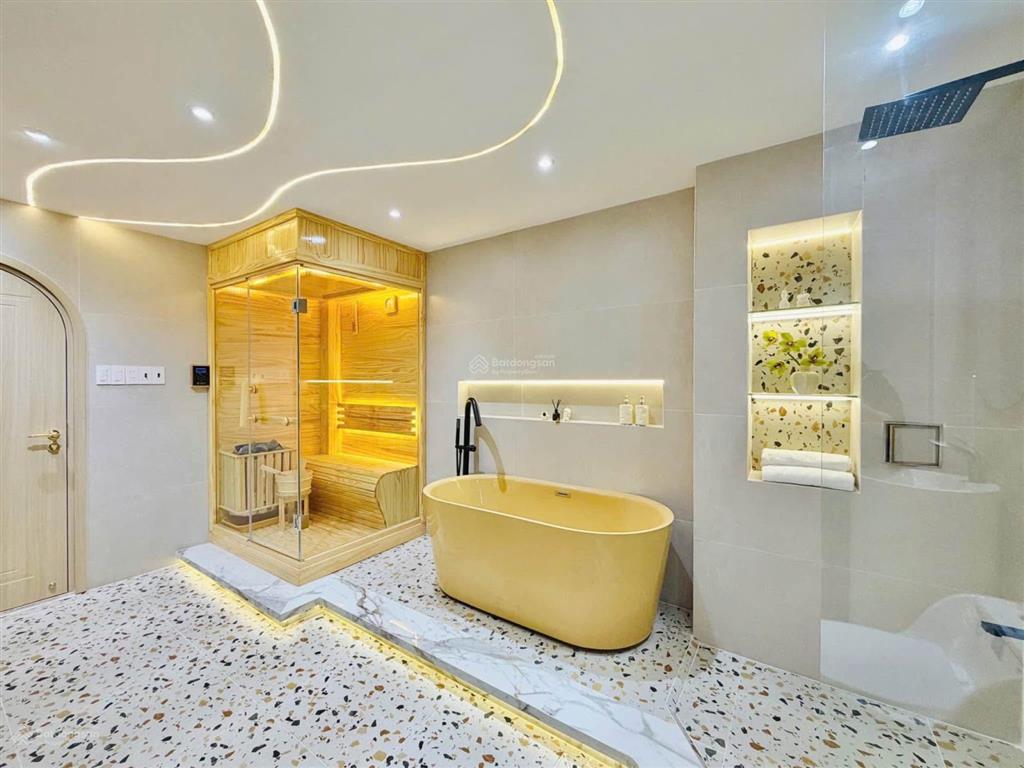 Cách bv chợ rẫy, bệnh viện y dược 2 phút. đường tân hưng  giá 6 tỷ 390 / dt 52m2. đường xe hơi 7m