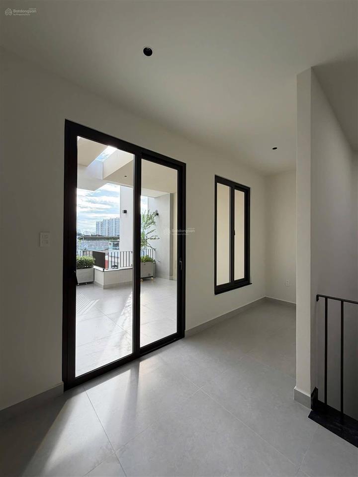 Cách trường giồng ông tố 200m. đường rộng 8m ngay nguyễn thị định  giá chốt 6 tỷ 590 / dt 68m2