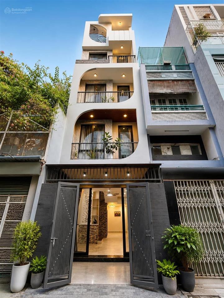 Nhà mới dọn vào ở liền ngay đường âu dương lân, q8  giá 6 tỷ 190 / dt 72m2. sổ riêng công chứng