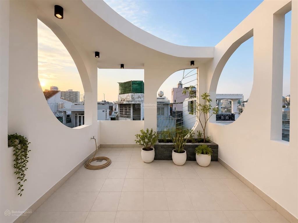 Nhà mới dọn vào ở liền ngay đường âu dương lân, q8  giá 6 tỷ 190 / dt 72m2. sổ riêng công chứng