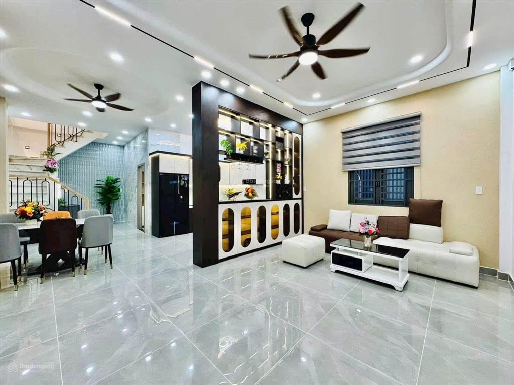 Nhà hxh 6m ngay lê văn sỹ, q3. ngay góc cây xăng trần quang diệu  giá 6 tỷ 090 / dt 70m2. sổ sẵn