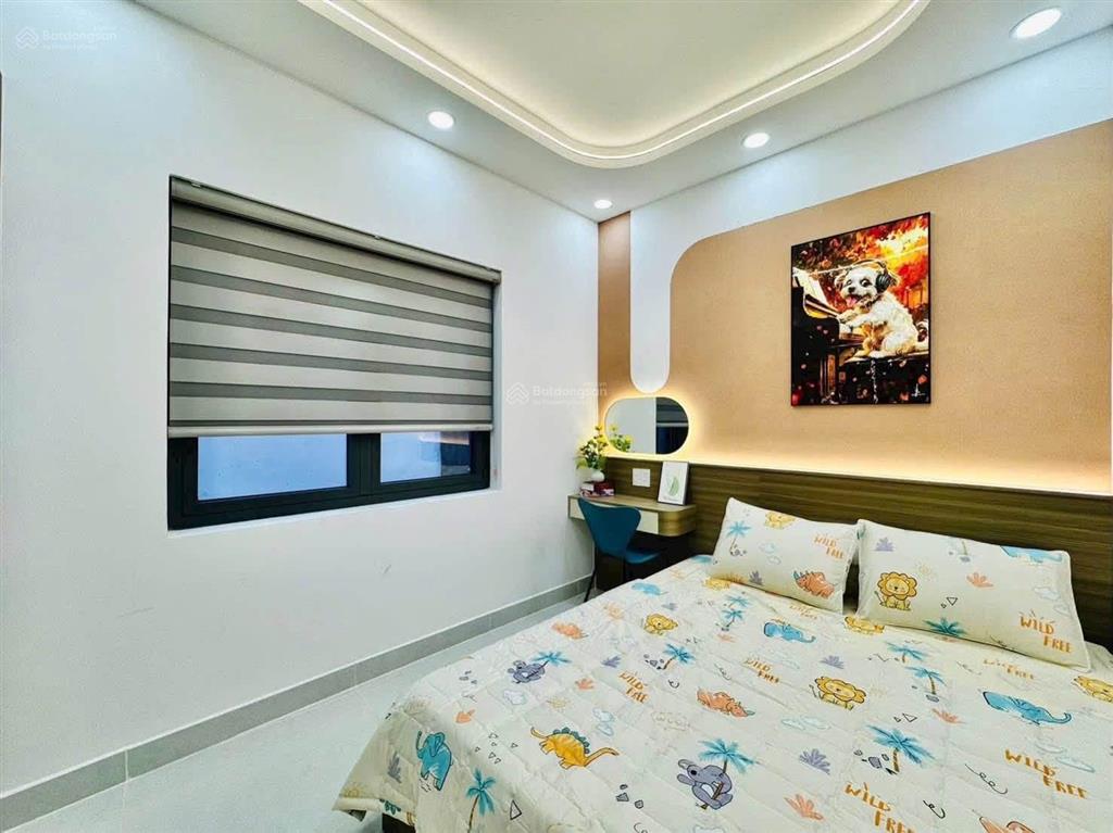 Nhà hxh 6m ngay lê văn sỹ, q3. ngay góc cây xăng trần quang diệu  giá 6 tỷ 090 / dt 70m2. sổ sẵn