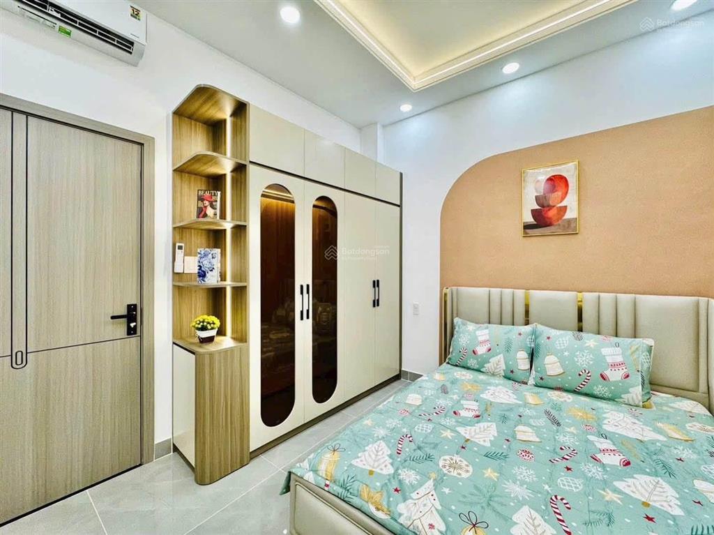 Nhà hxh 6m ngay lê văn sỹ, q3. ngay góc cây xăng trần quang diệu  giá 6 tỷ 090 / dt 70m2. sổ sẵn