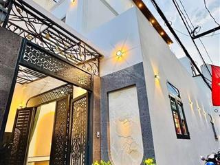 Cô cần bán nhà đường lê văn sỹ, q3  70m2. đường 6m xe hơi. sổ sẵn