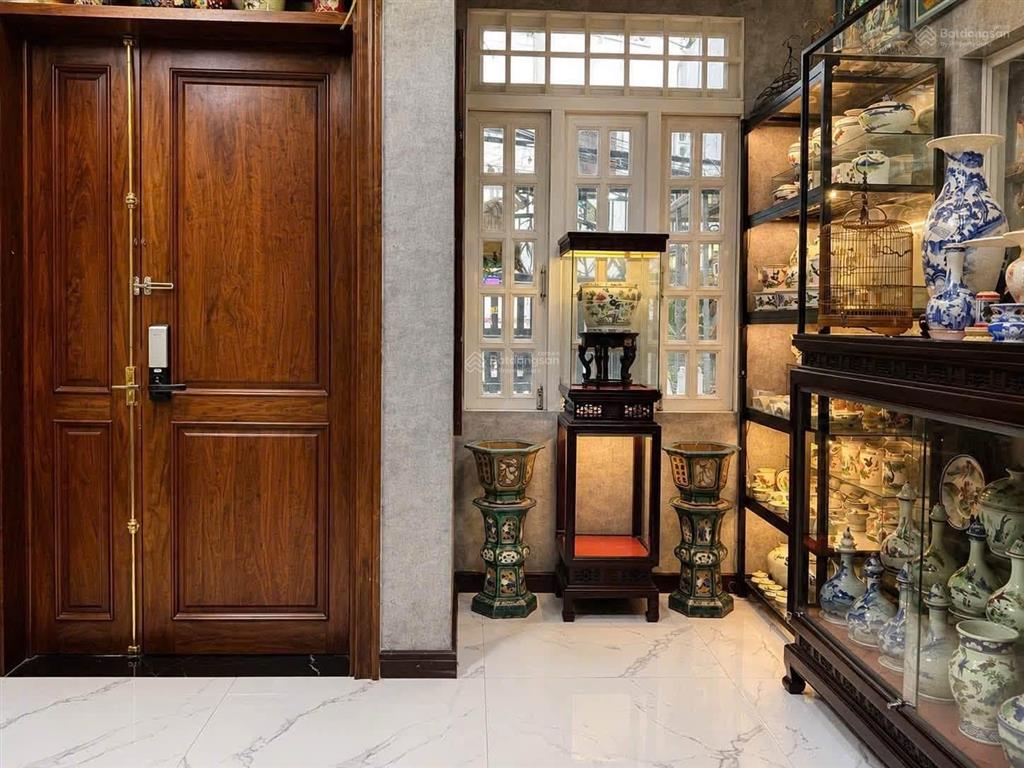 Lô góc ngay tại đường nhất chí mai  giá ful 72 m2, 4pn, 5wc, nổi bật. sổ sẵn