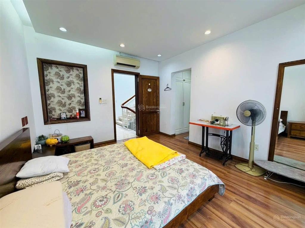 Khu vip phú nhuận đường cù lao  giá 7 tỷ 230 / dt 70m2. đường 8m xe hơi đỗ cửa. sổ hồng sẵn tay