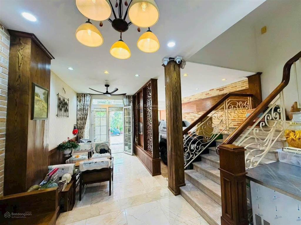 Khu vip phú nhuận đường cù lao  giá 7 tỷ 230 / dt 70m2. đường 8m xe hơi đỗ cửa. sổ hồng sẵn tay