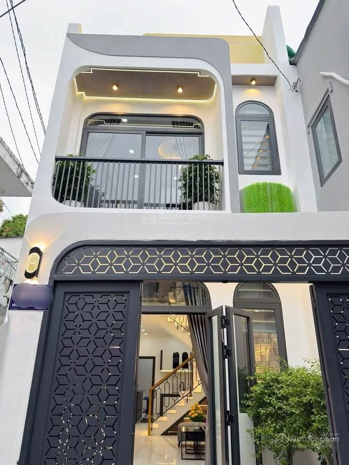 Giảm sâu cho khách chốt liền. đường trần phú, q5  dt 52m2. hẻm xe hơi 6m. sổ riêng