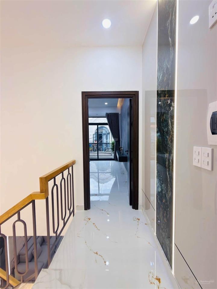 Giảm sâu cho khách chốt liền. đường trần phú, q5  dt 52m2. hẻm xe hơi 6m. sổ riêng