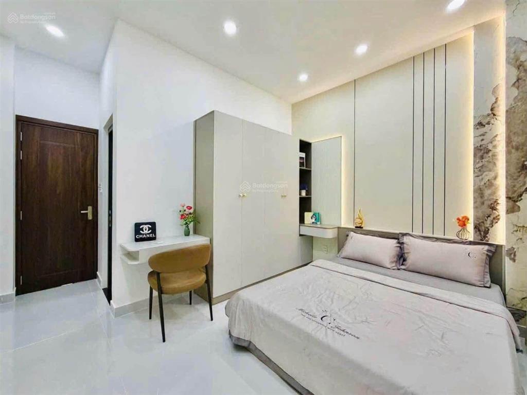 Nhà hẻm 1 sẹc rộng 7m ngay huỳnh mẫn đạt, q5  dt 70m2. không tranh chấp. sổ sẵn