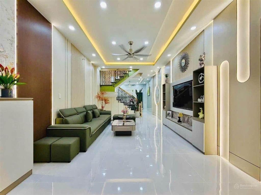 Nhà hẻm 1 sẹc rộng 7m ngay huỳnh mẫn đạt, q5  dt 70m2. không tranh chấp. sổ sẵn