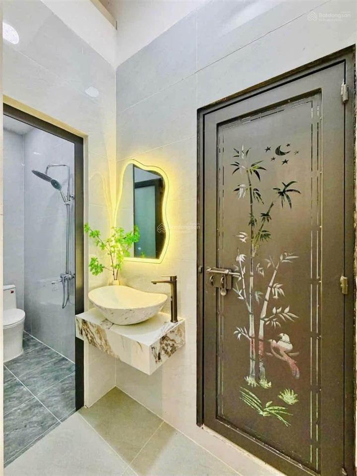Nhà hẻm 1 sẹc rộng 7m ngay huỳnh mẫn đạt, q5  dt 70m2. không tranh chấp. sổ sẵn
