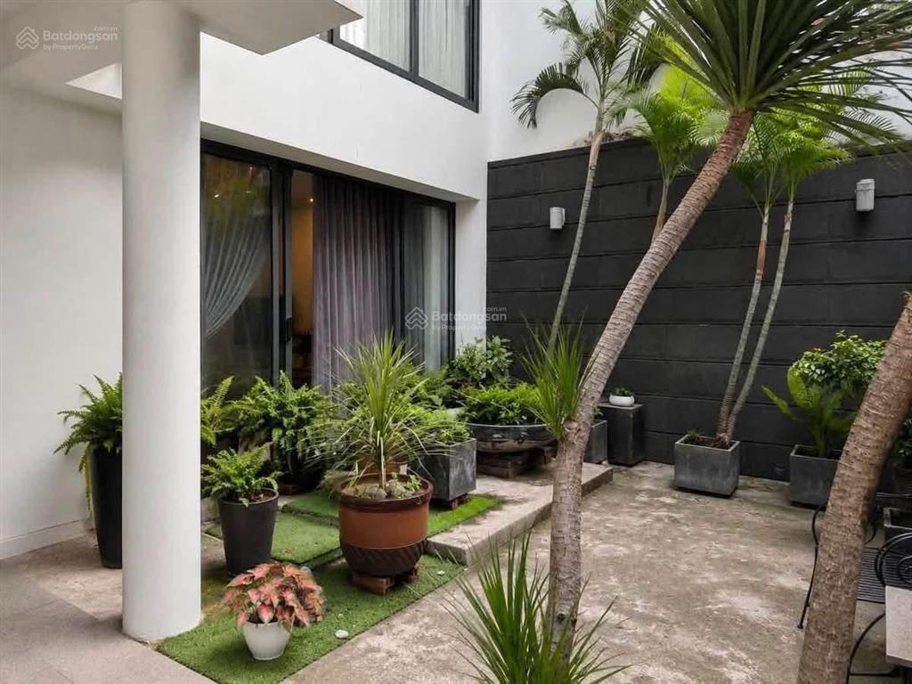Bán nhà riêng tại hoàng văn thụ, 104m2, nhiều tiện ích hấp dẫn