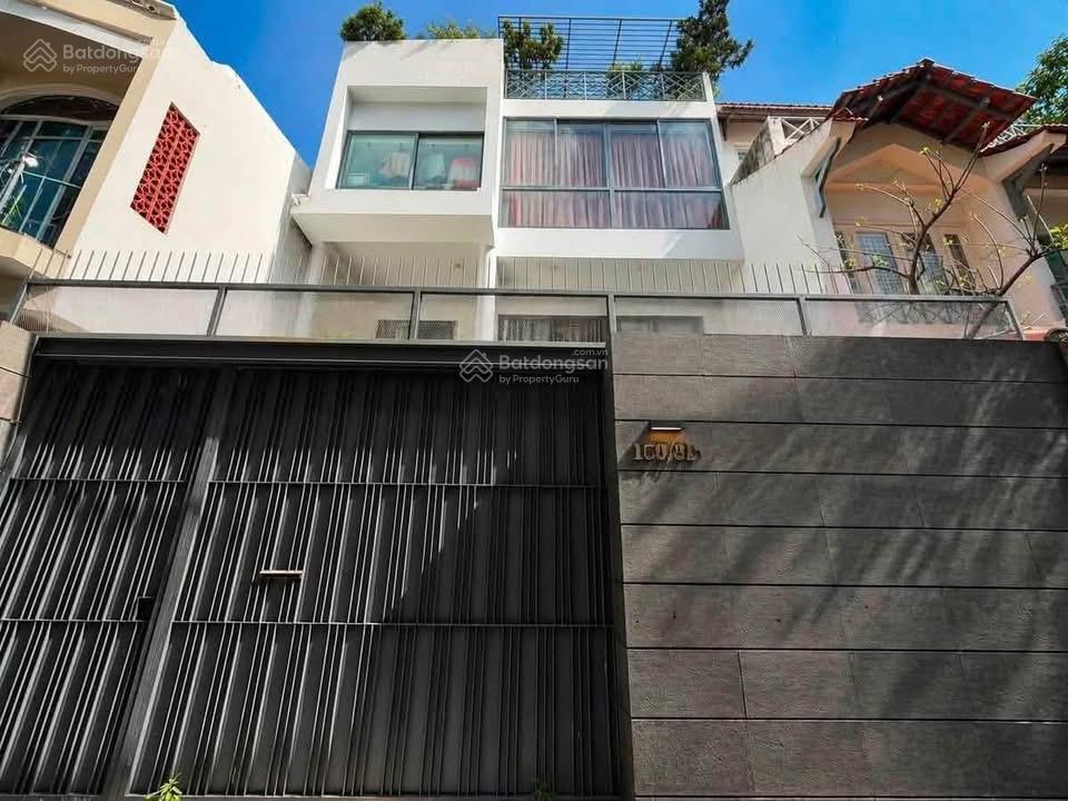 Bán nhà riêng tại hoàng văn thụ, 104m2, nhiều tiện ích hấp dẫn