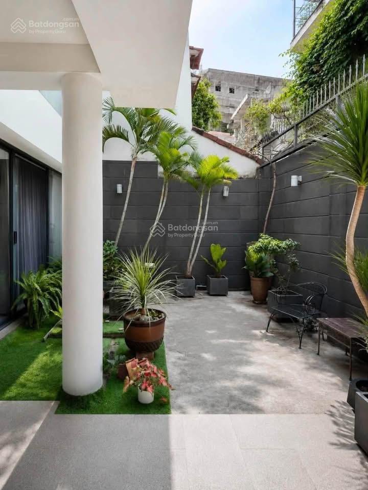 Bán nhà riêng tại hoàng văn thụ, 104m2, nhiều tiện ích hấp dẫn