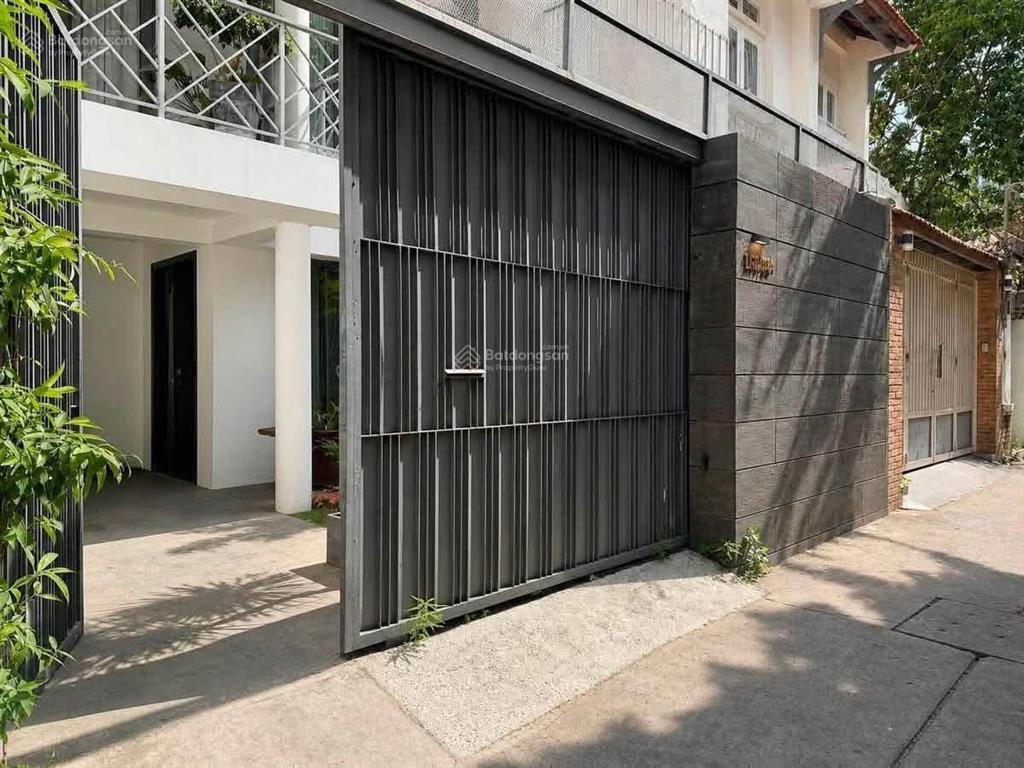 Bán nhà riêng tại hoàng văn thụ, 104m2, nhiều tiện ích hấp dẫn