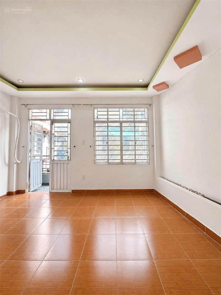 Cách trường nguyễn thị diệu 200m. đường huỳnh tịnh của, q3  giá 6 tỷ 250 / dt 72m2 công nhận đủ