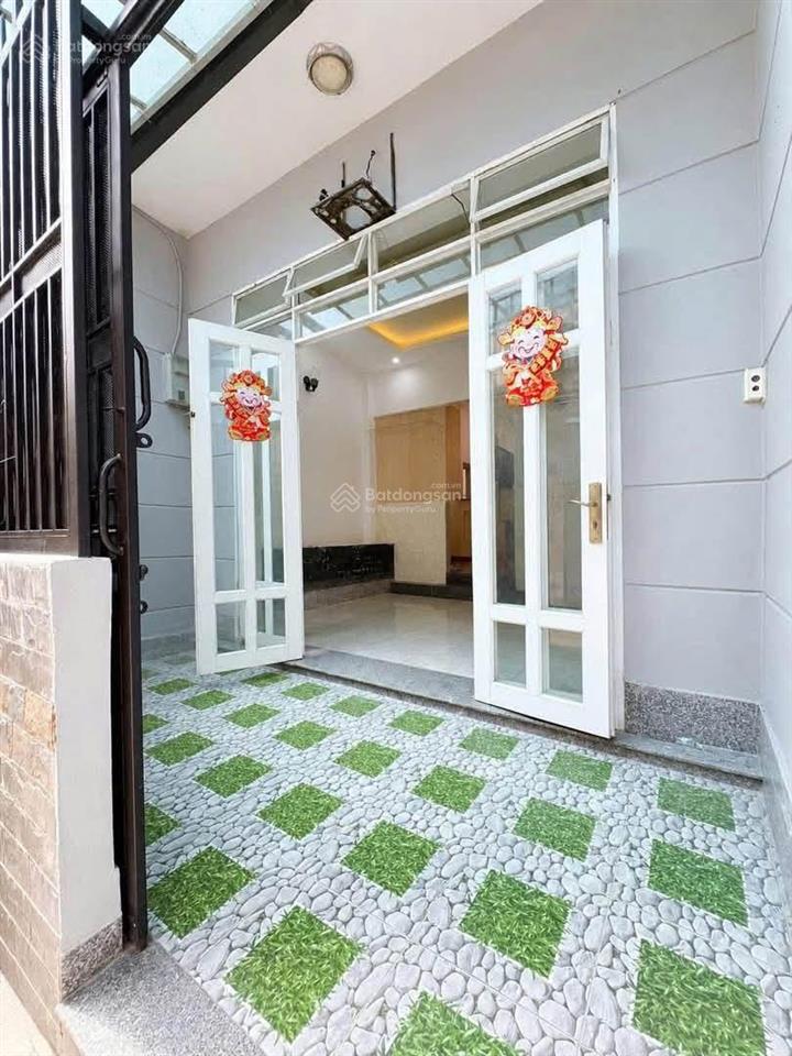 Cách trường nguyễn thị diệu 200m. đường huỳnh tịnh của, q3  giá 6 tỷ 250 / dt 72m2 công nhận đủ