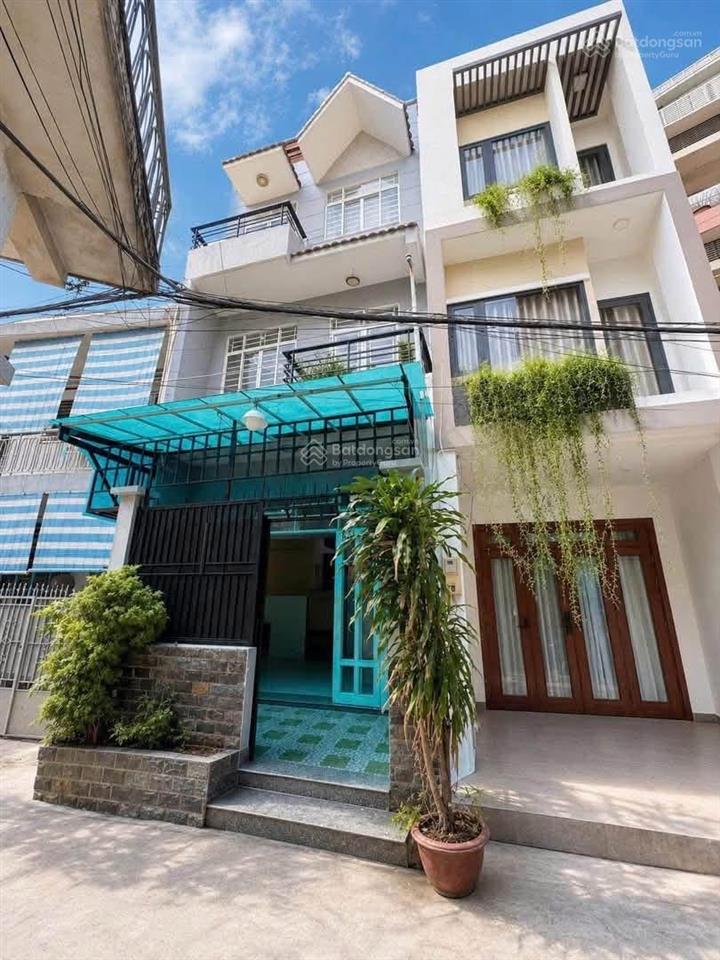 Cách trường nguyễn thị diệu 200m. đường huỳnh tịnh của, q3  giá 6 tỷ 250 / dt 72m2 công nhận đủ