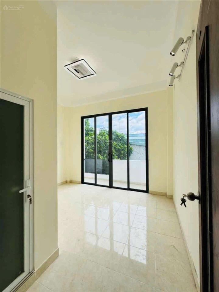 Hẻm xe tăng cực rộng ngay hòa hưng, q10  giá 6 tỷ 250 / dt 60m2 công nhận đủ. sổ riêng