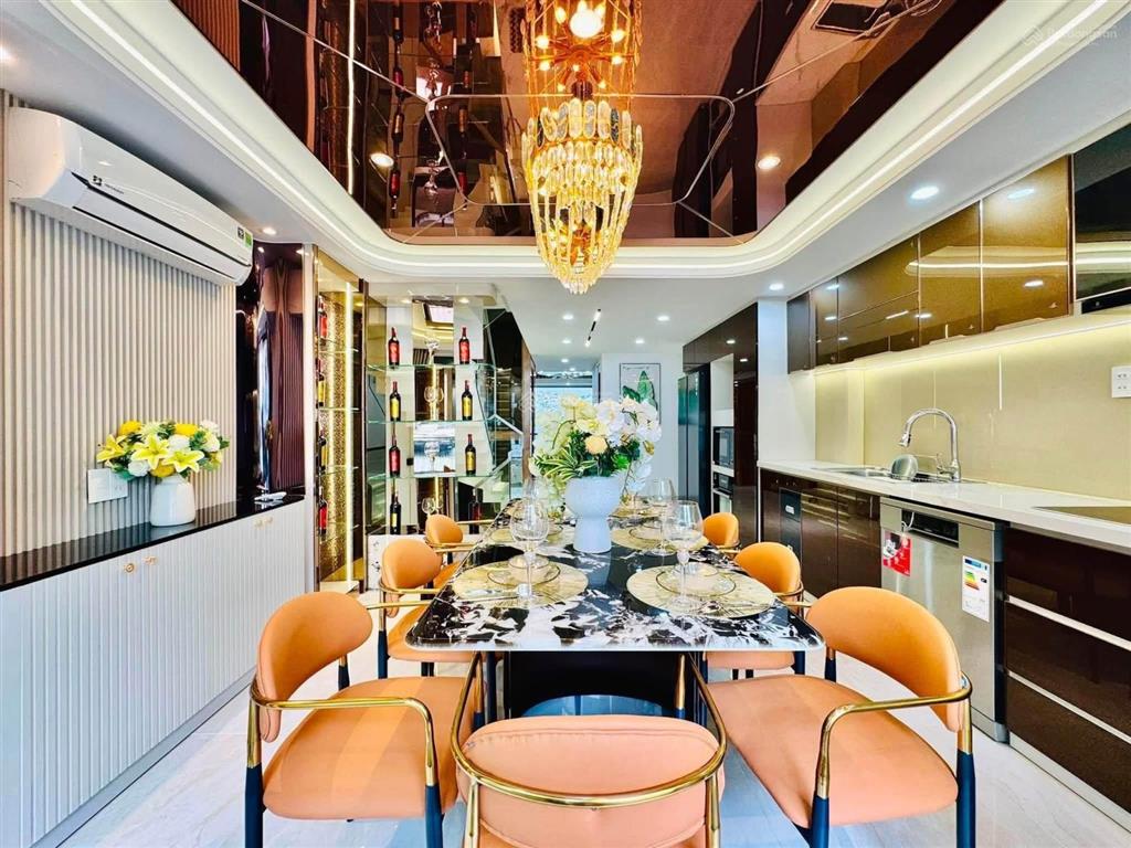 Sát siêu thị gigamall 1 phút đường số 18  giá bao công chứng 4 tỷ 790 / dt 80m2. sổ sách sẵn