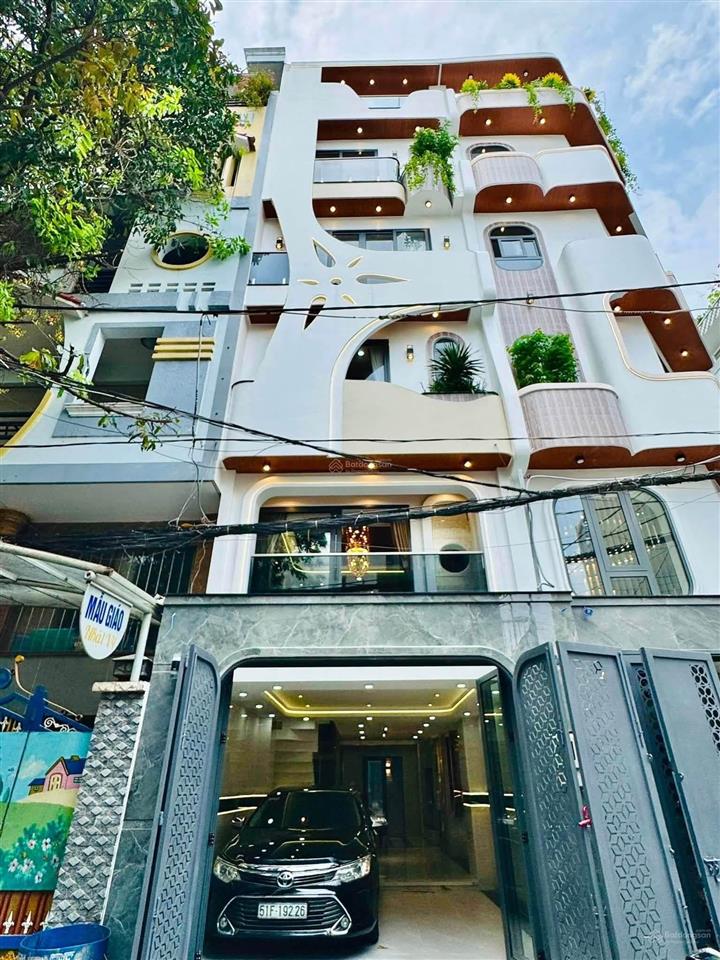 Sát siêu thị gigamall 1 phút đường số 18  giá bao công chứng 4 tỷ 790 / dt 80m2. sổ sách sẵn